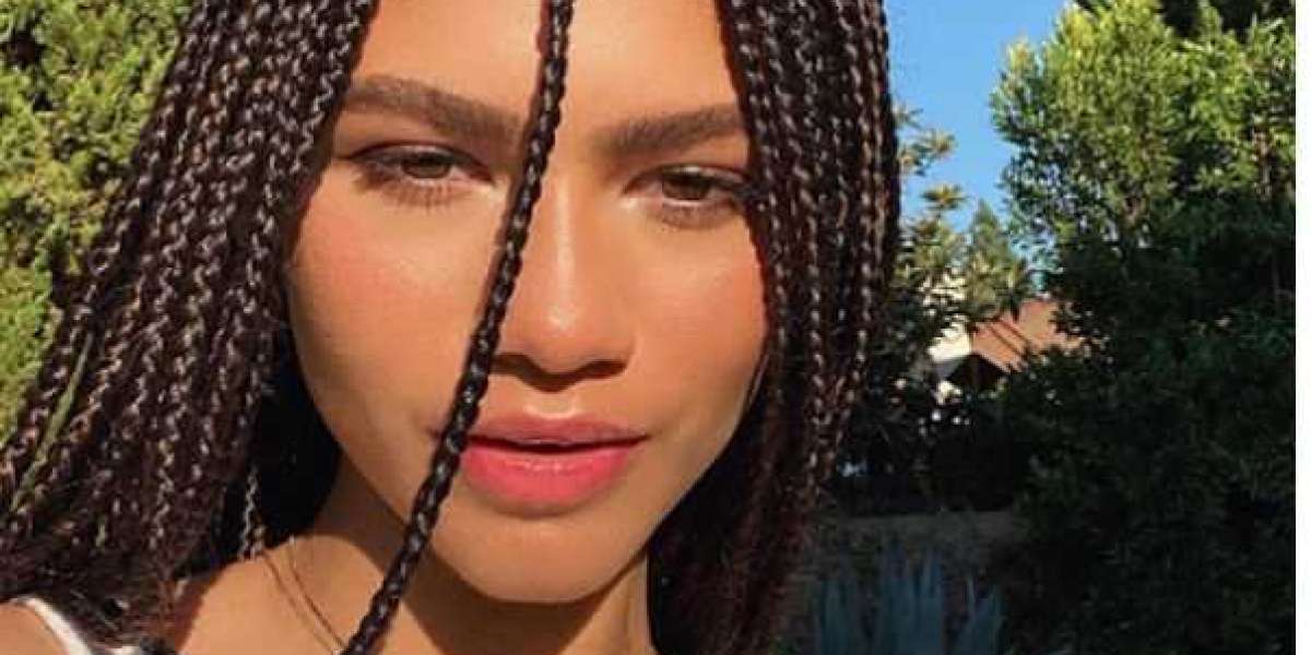 Why People Prefer To Use Knotless Braids With Color