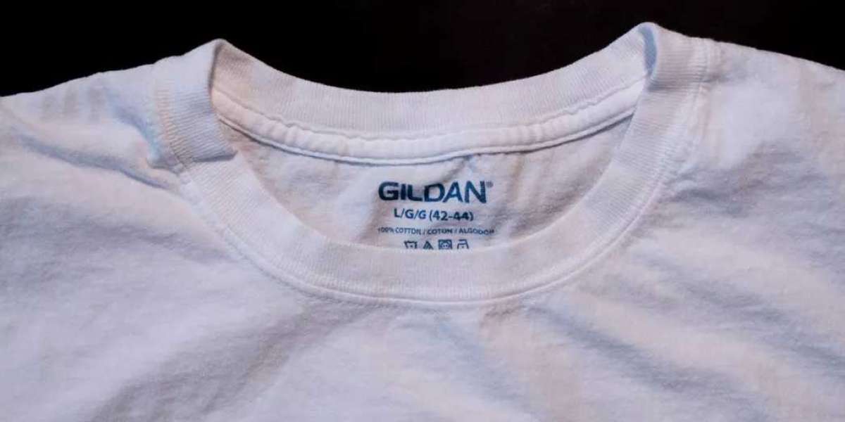 Gildan G800: A Comfortable and Durable T-Shirt