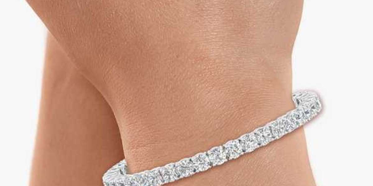 How to Choose the Perfect Diamond Bracelet: A Comprehensive Guide