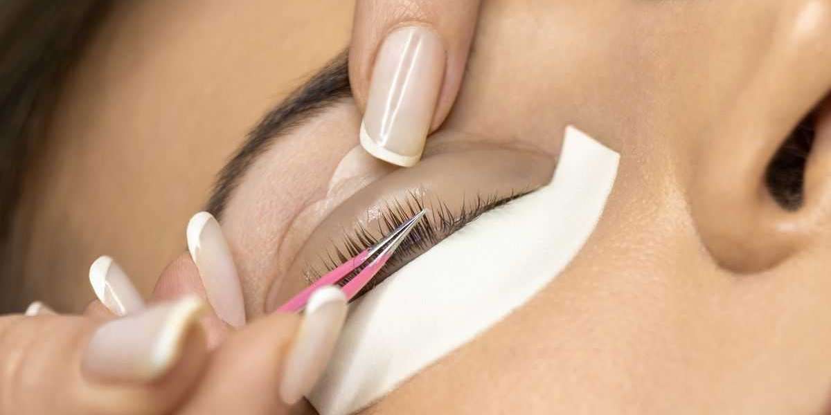 Lash Lift Naples: Enhance Your Natural Beauty with Stunning Lashes