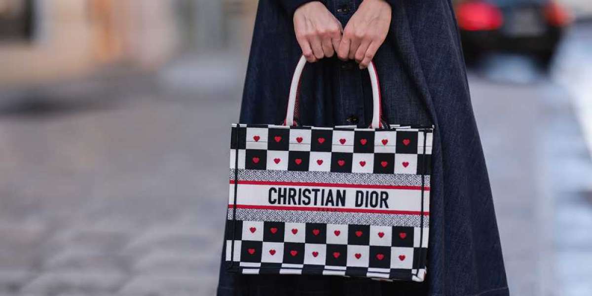 The Advantages of Personalized Tote Bags