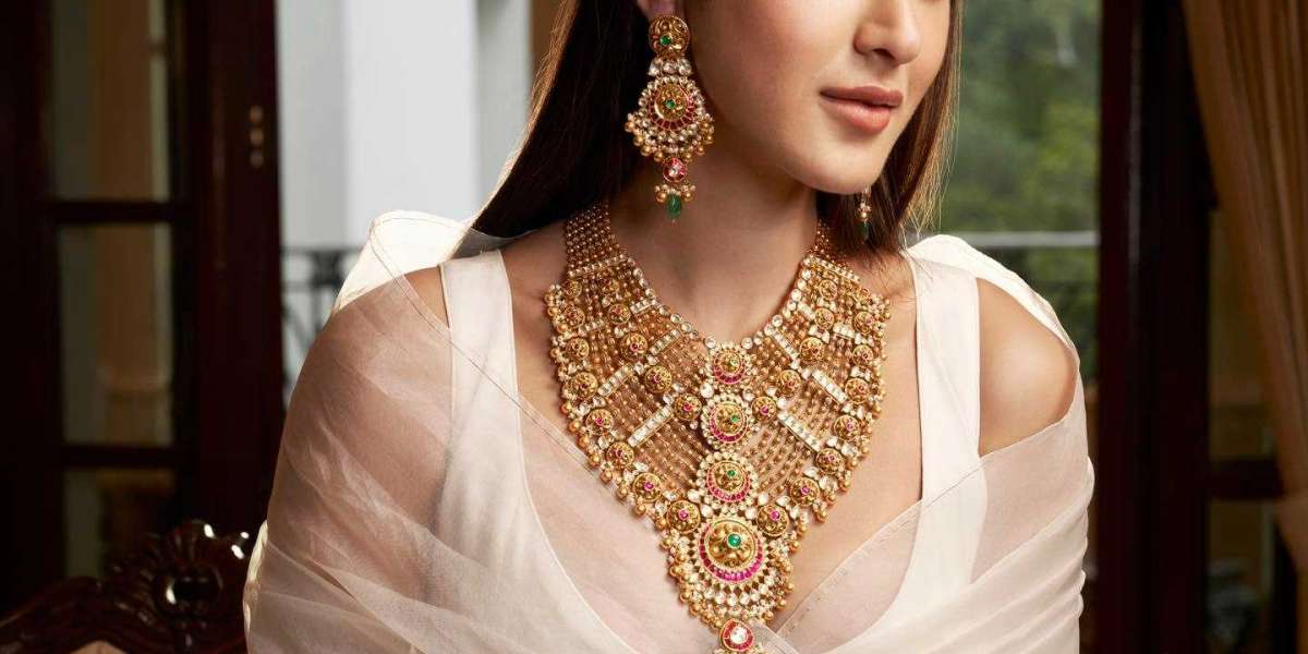 Buy Gold Jewellery Online to Add Elegance to Your Appearance!