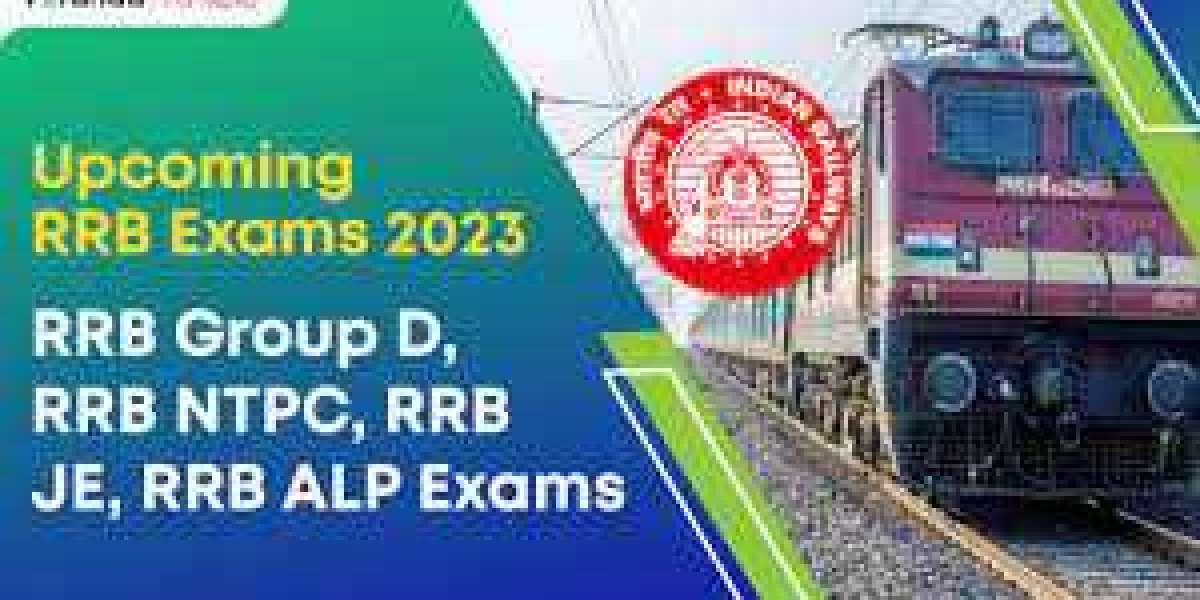 Are there any relaxations in the age limit for reserved category candidates in RRB Group D recruitment?