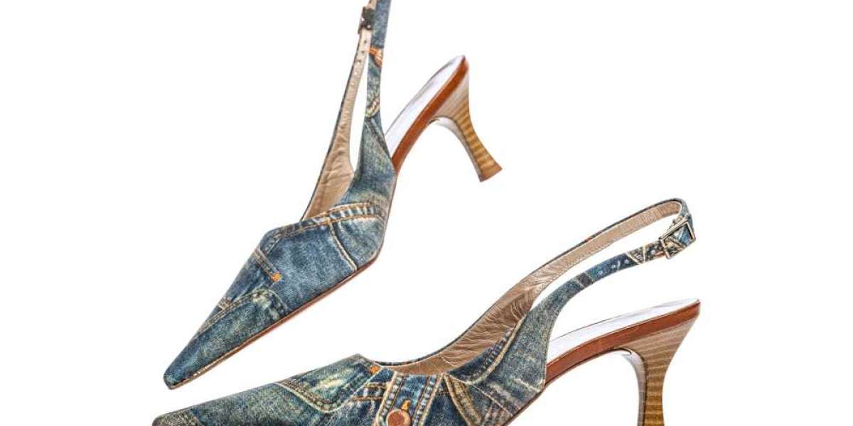 Slingback Heels: The Trendy Twist Your Shoe Collection Needs