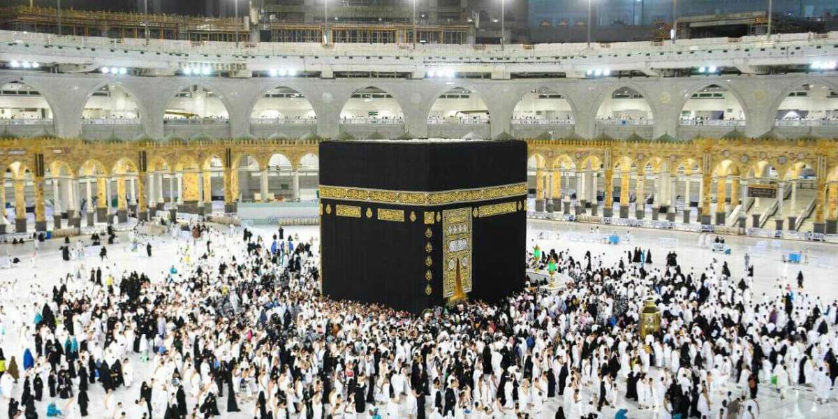 What is the price of Umrah in 2024?