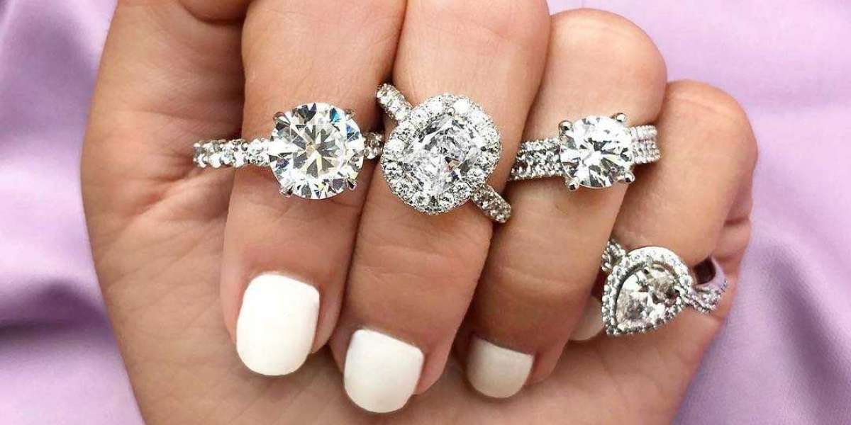 Want to Express Your Love? What are the Steps to Design your Engagement Ring?