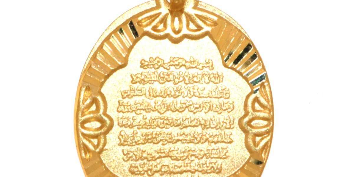 Ayatul Kursi Pendant in Gold: A Symbol of Faith and Elegance