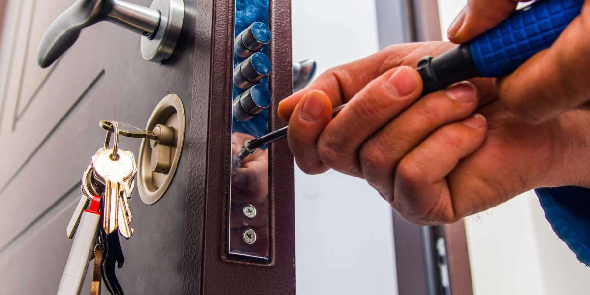 Safeguarding Businesses with Professional Commercial Locksmith Services