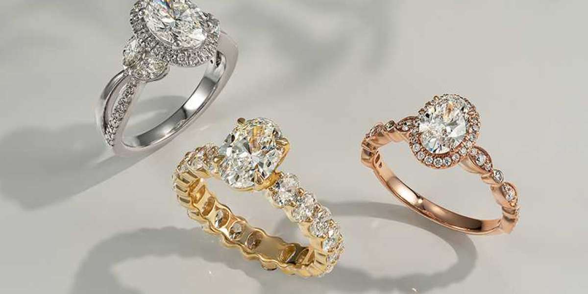 Elegance Redefined: Unveiling the Allure of Platinum and Gold Rings with Man-Made Diamonds