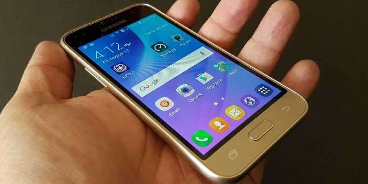 Samsung Galaxy J1: Compact Powerhouse