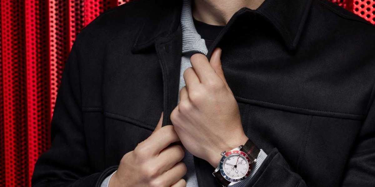 How To Choose The Perfect Luxury Watch For Gifting To Men?