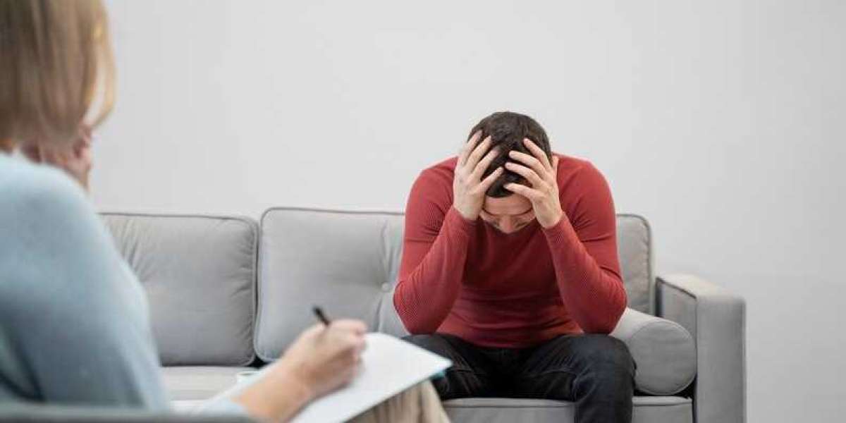 Expert Anxiety Therapists for Adults at Momenta Clinic in Ontario